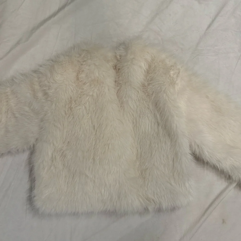 women’s fur jacket - Picture 3 of 4